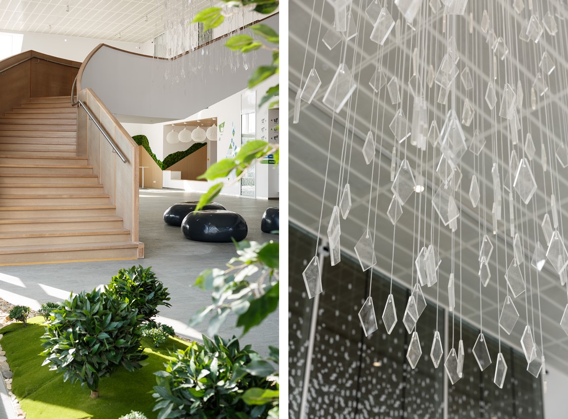 Холл конгрессно-выставочного комплекса NORD EXPO, расположенного в Архангельске, украшает необычный арт-объект — трехметровая световая инсталляция Холл конгрессно-выставочного комплекса NORD EXPO, расположенного в Архангельске, украшает необычный арт-объект — трехметровая световая инсталляция