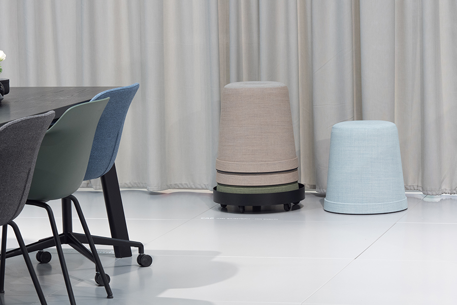 Если предусмотрены непродолжительные обучающие мероприятия вроде просмотра коротких роликов, альтернативой стульям могут стать пуфы Если предусмотрены непродолжительные обучающие мероприятия вроде просмотра коротких роликов, альтернативой стульям могут стать пуфы