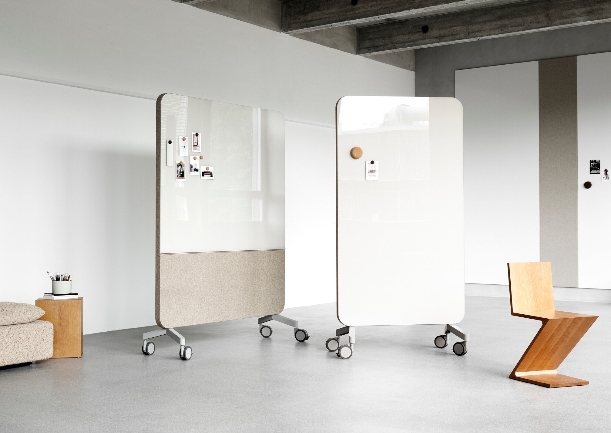 Такие модели есть, например, у LINTEX. Магнитная доска для записей оснащена колесиками, что позволяет легко переместить ее куда угодно Такие модели есть, например, у LINTEX. Магнитная доска для записей оснащена колесиками, что позволяет легко переместить ее куда угодно