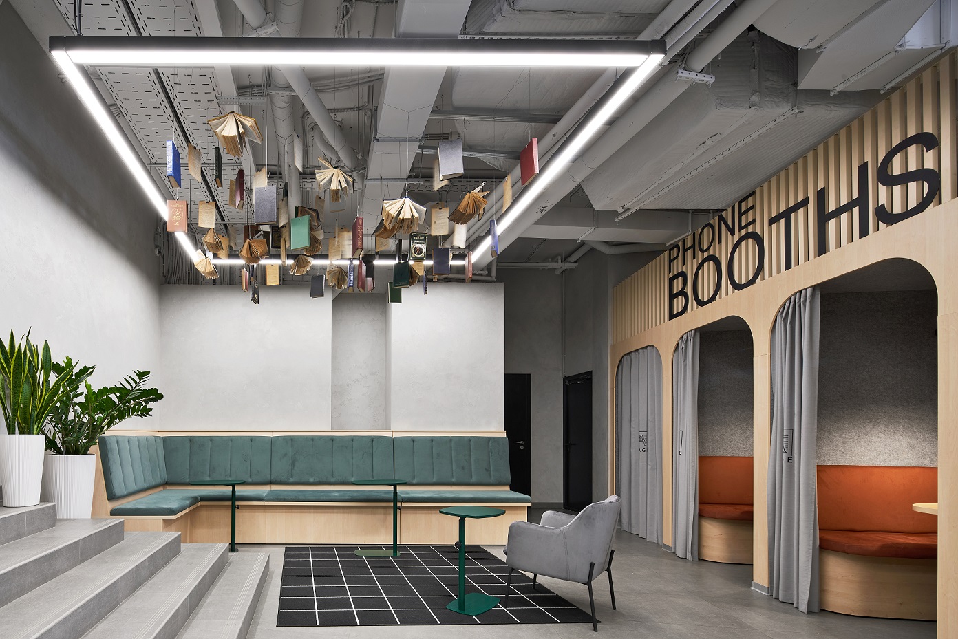 В Avenue PAGE — светильник с инсталляцией из книг. В Avenue PAGE — светильник с инсталляцией из книг.