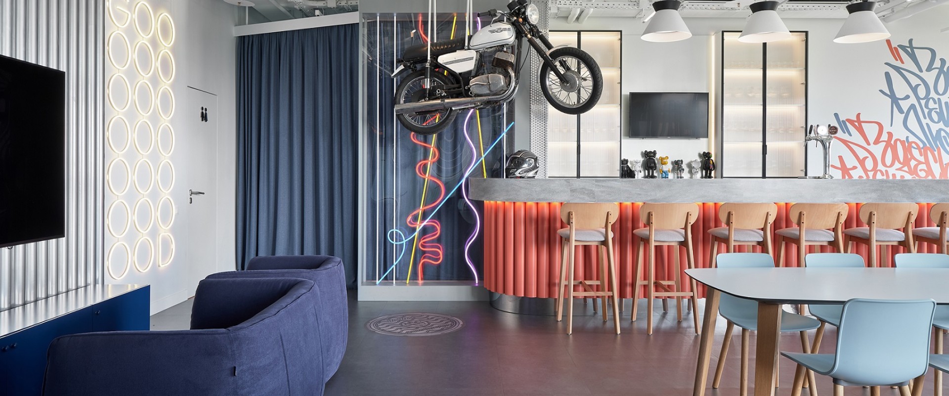 Avito office space design for informal communication 