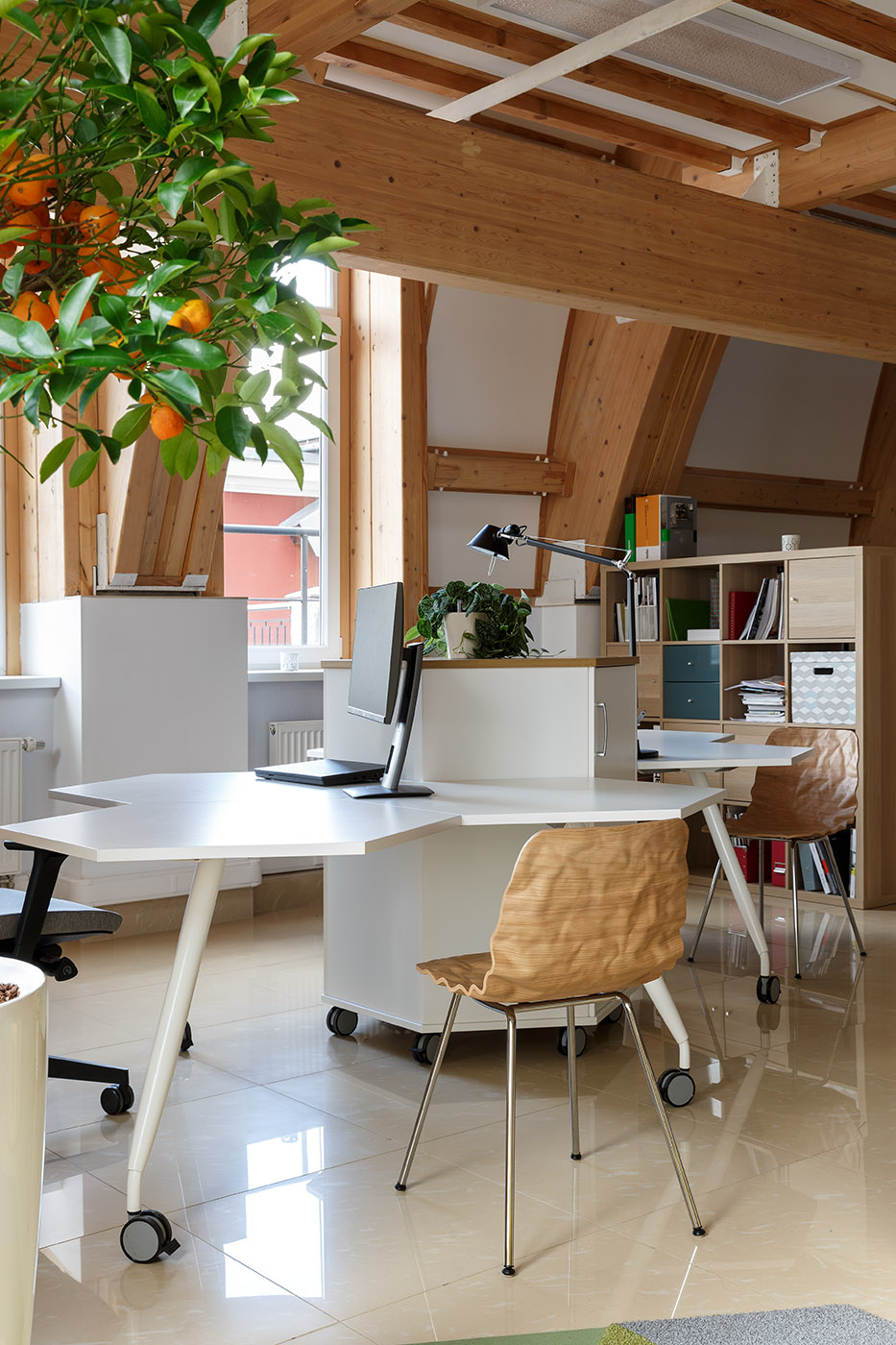 Студия DESIGNIC: интерьер офиса в скандинавском стиле - фото №4