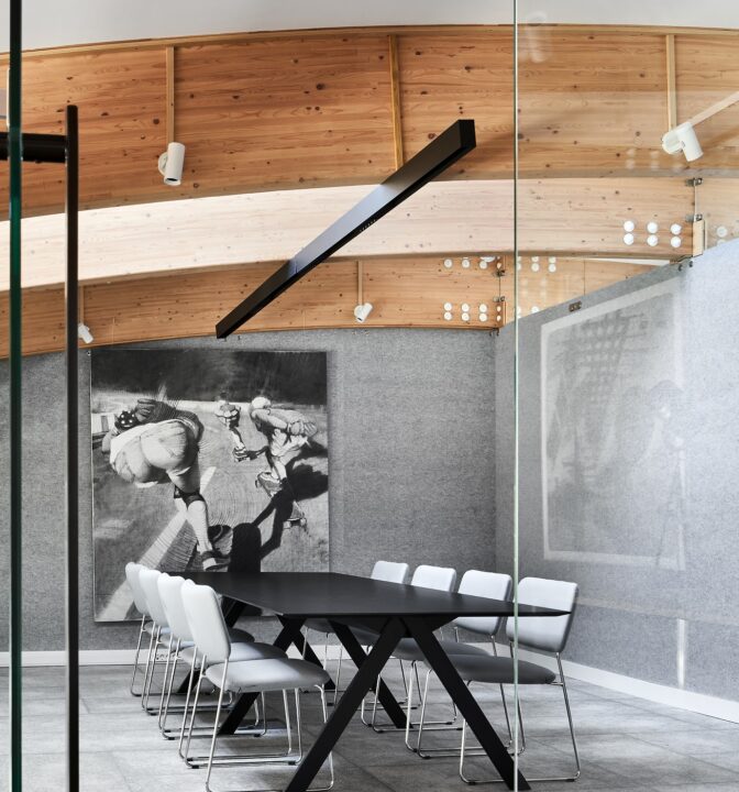 Интерьер современного офиса студии DESIGNIC - фото №6