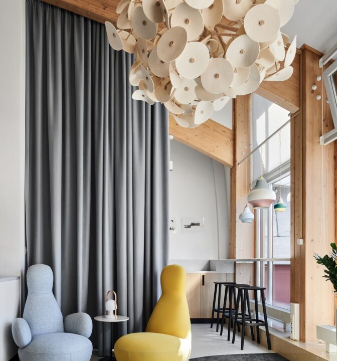 Интерьер современного офиса студии DESIGNIC - фото №2