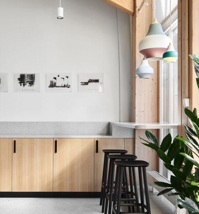 Интерьер современного офиса студии DESIGNIC - фото №3