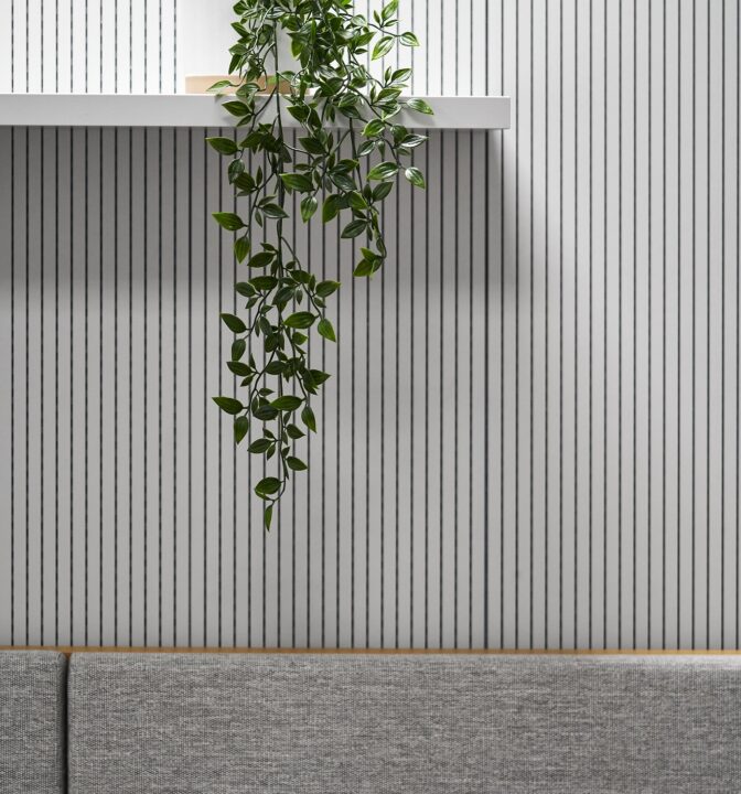 Офис в светлых тонах для компании Element Group Oy - фото №10